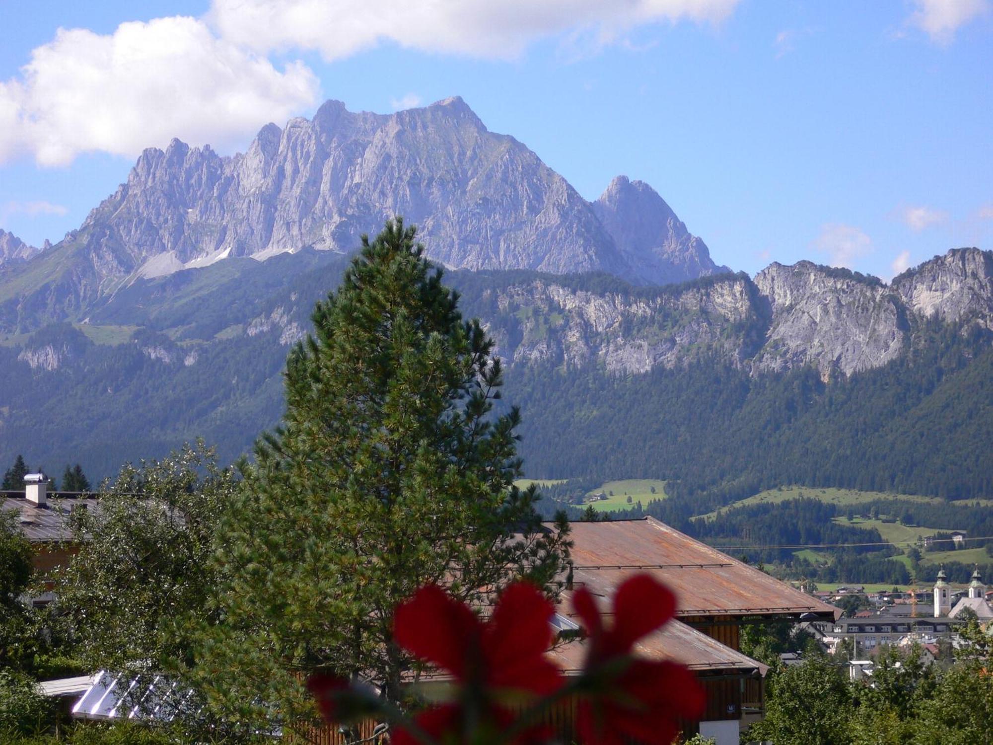 Landhaus Almdorf Hotel Sankt Johann in Tirol Exterior photo